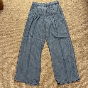 Lands End Blue Chambray Lightweight Denim-Look Trouser Pants, Size 4 Petite